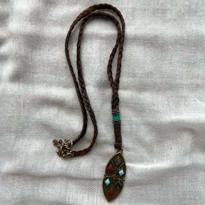 Metal/leather necklace